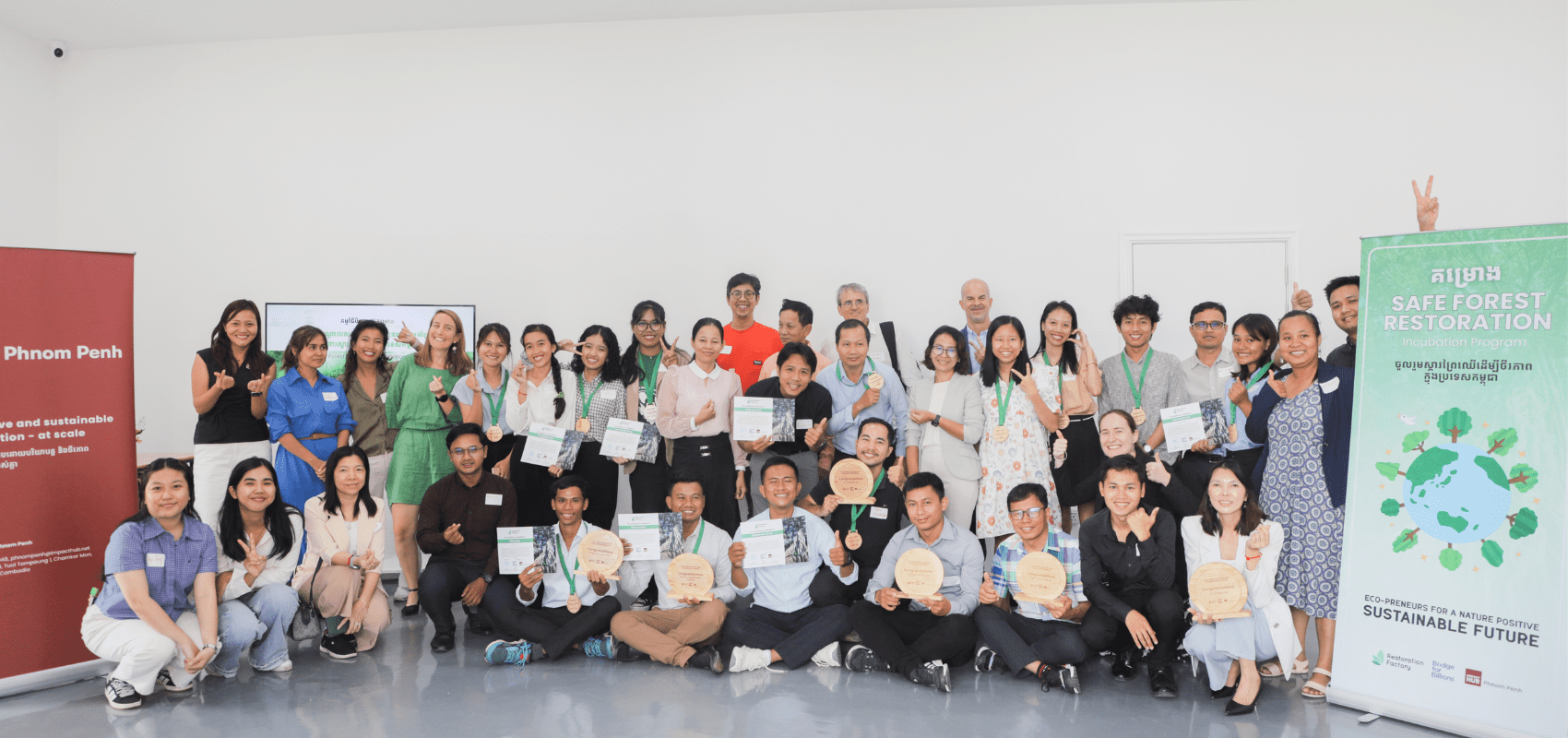 A group photo of all SAFE forest restoration entrepreneurs, mentor, and all the participants during the Final Pitching of SAFE Forest Restoration Incubation Program